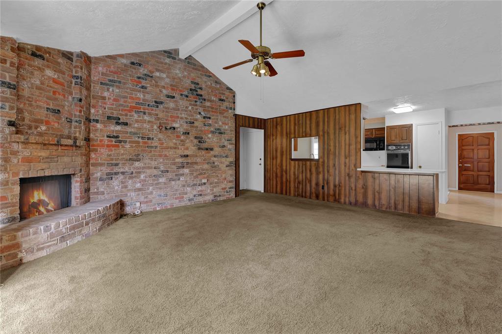 6915 Deer Ridge Lane