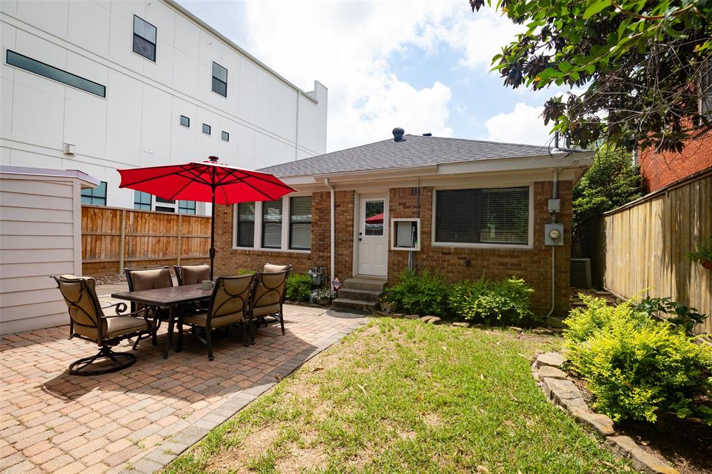602 W Saulnier Street