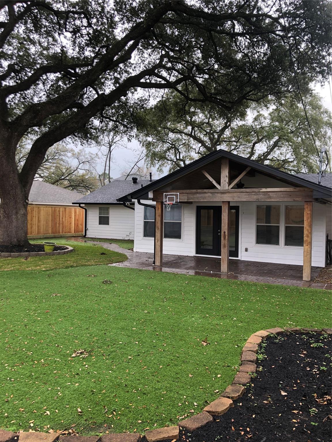 1346 Chantilly Lane