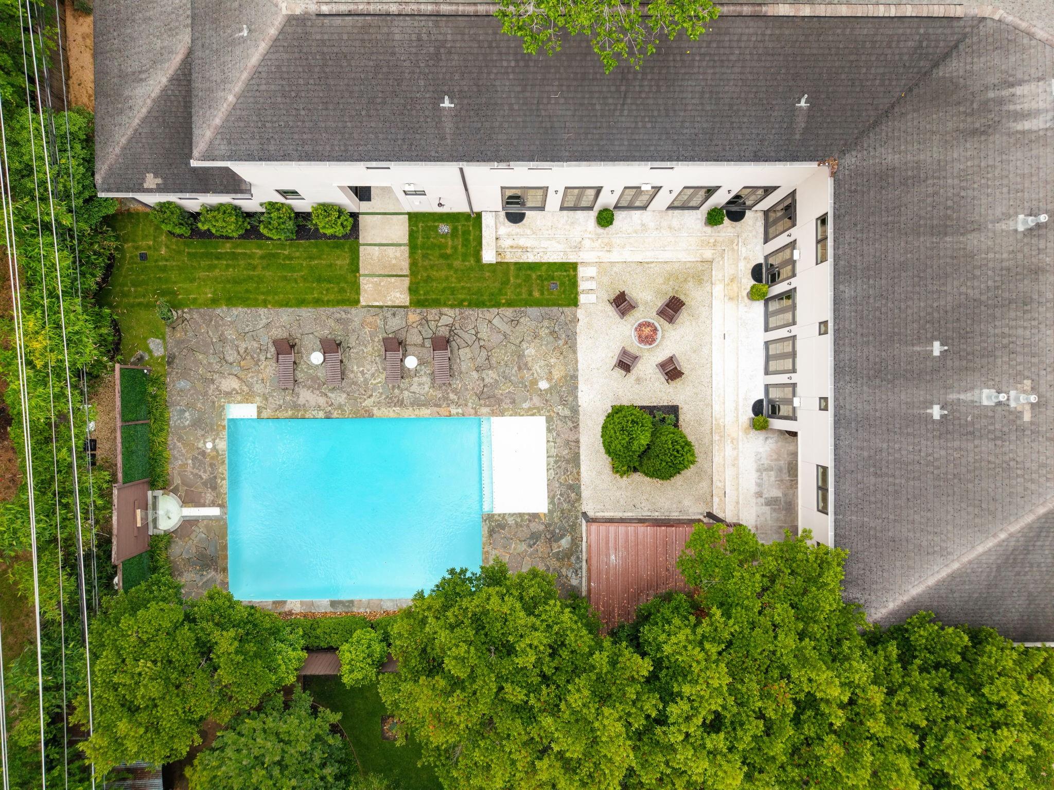 1116 Danbury Road