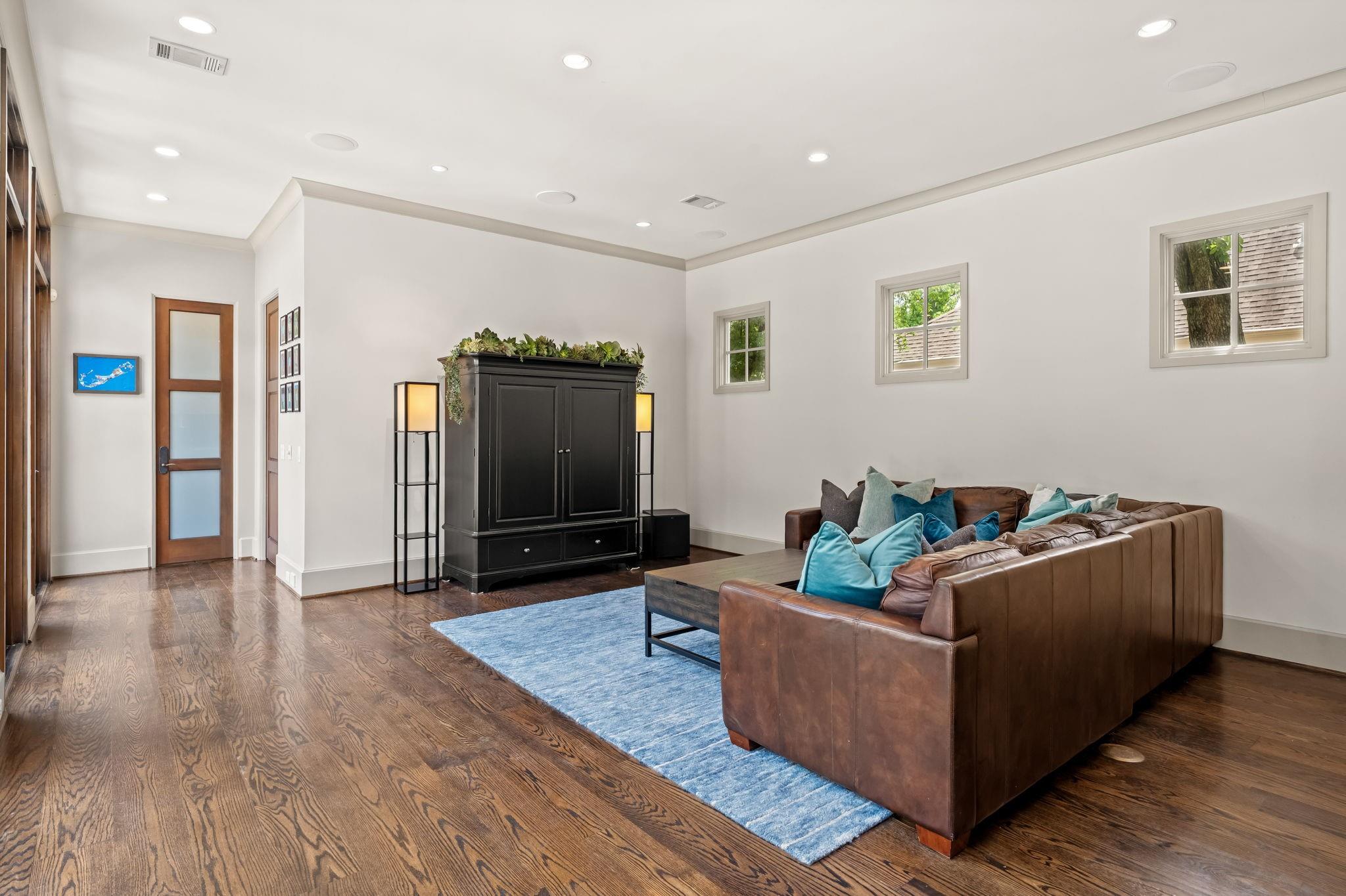1116 Danbury Road