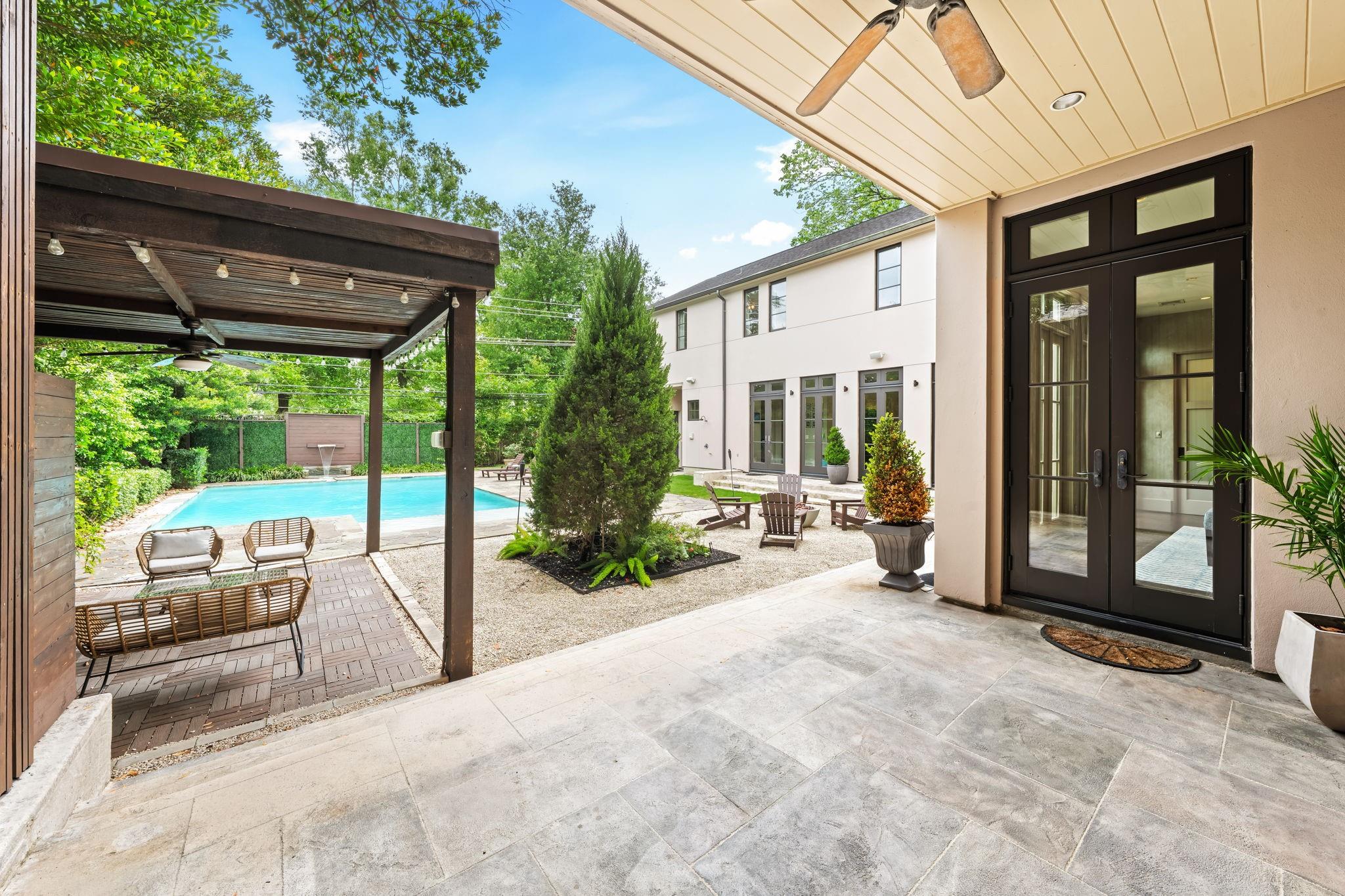 1116 Danbury Road