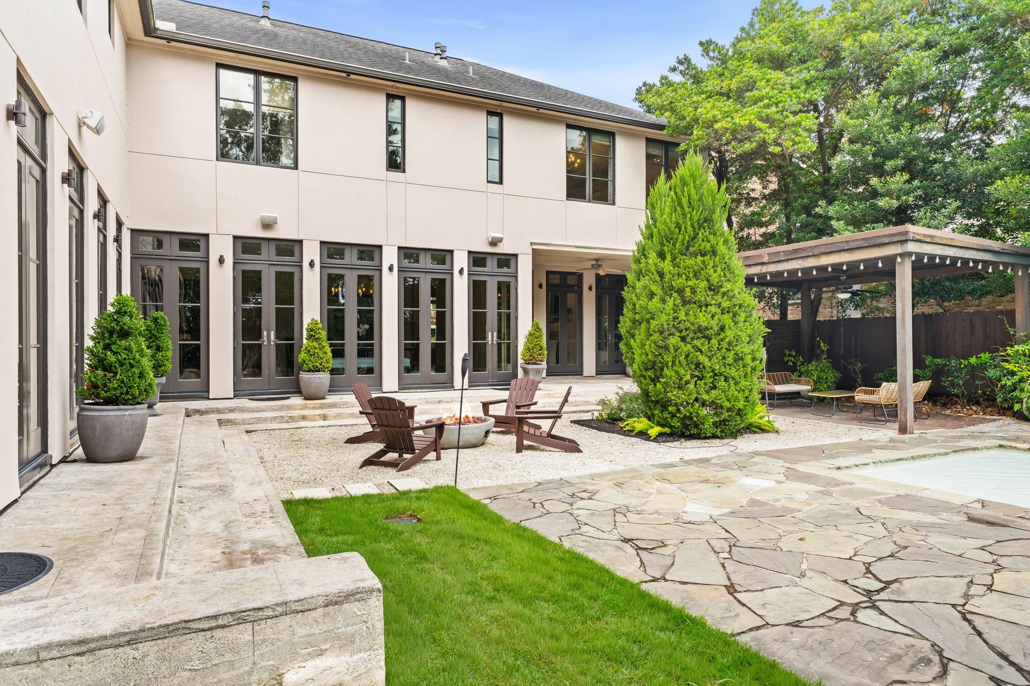 1116 Danbury Road