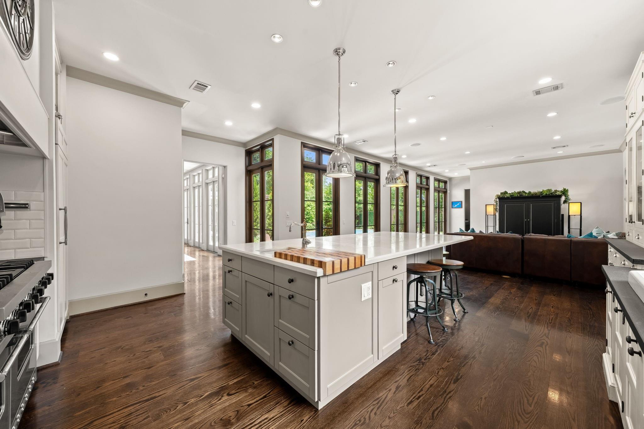 1116 Danbury Road