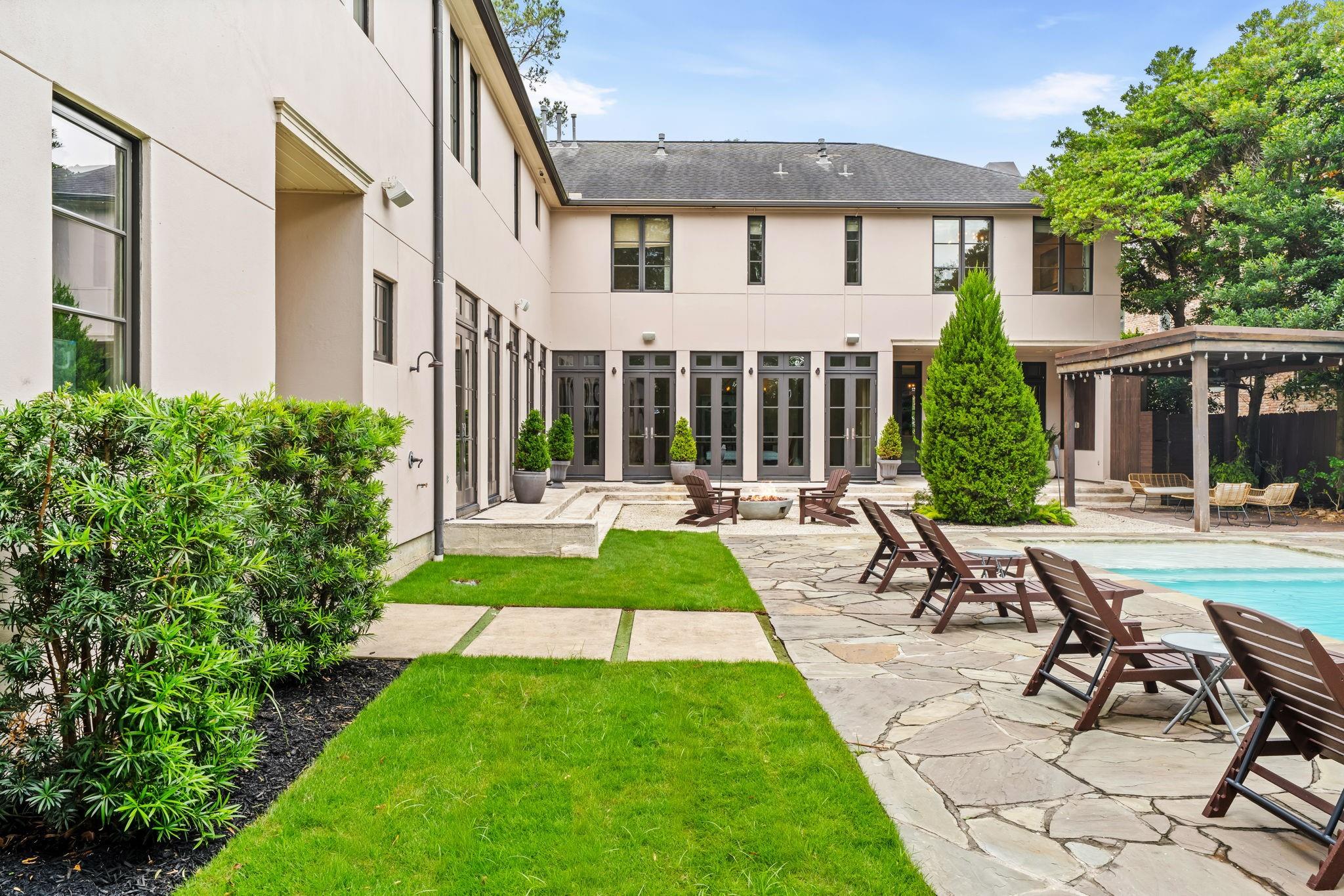 1116 Danbury Road