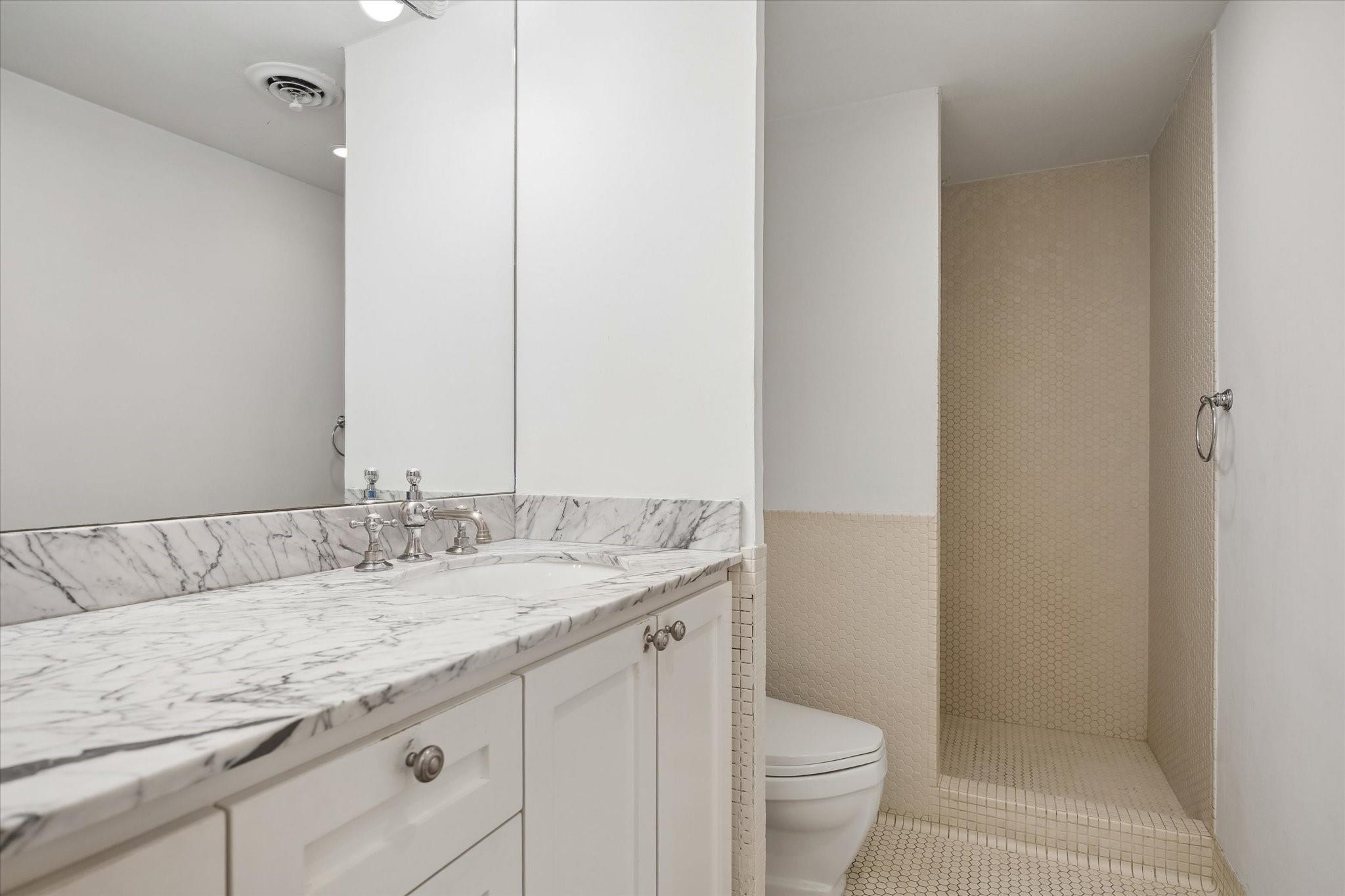 2701 Westheimer Road # 2B