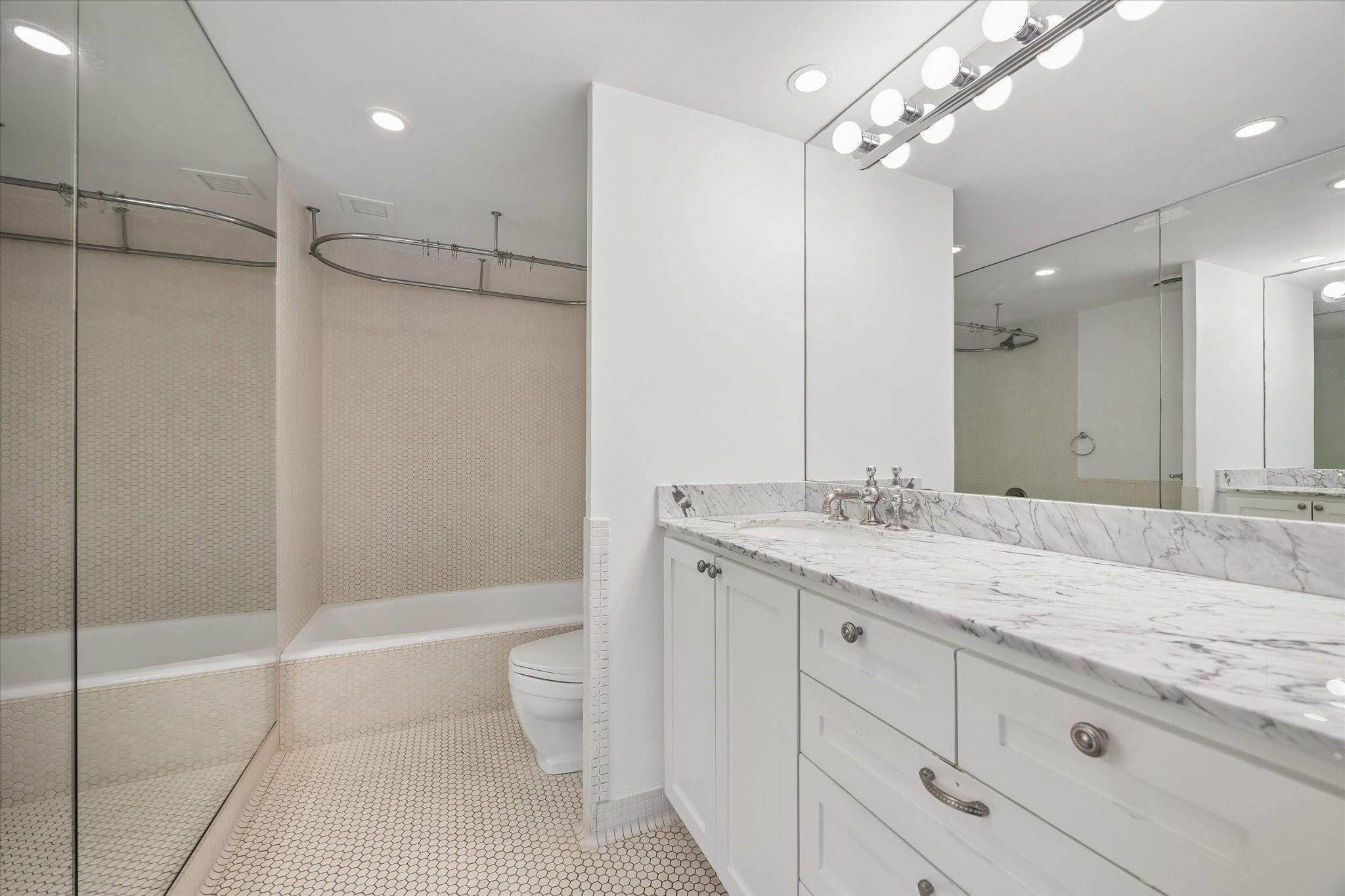 2701 Westheimer Road # 2B