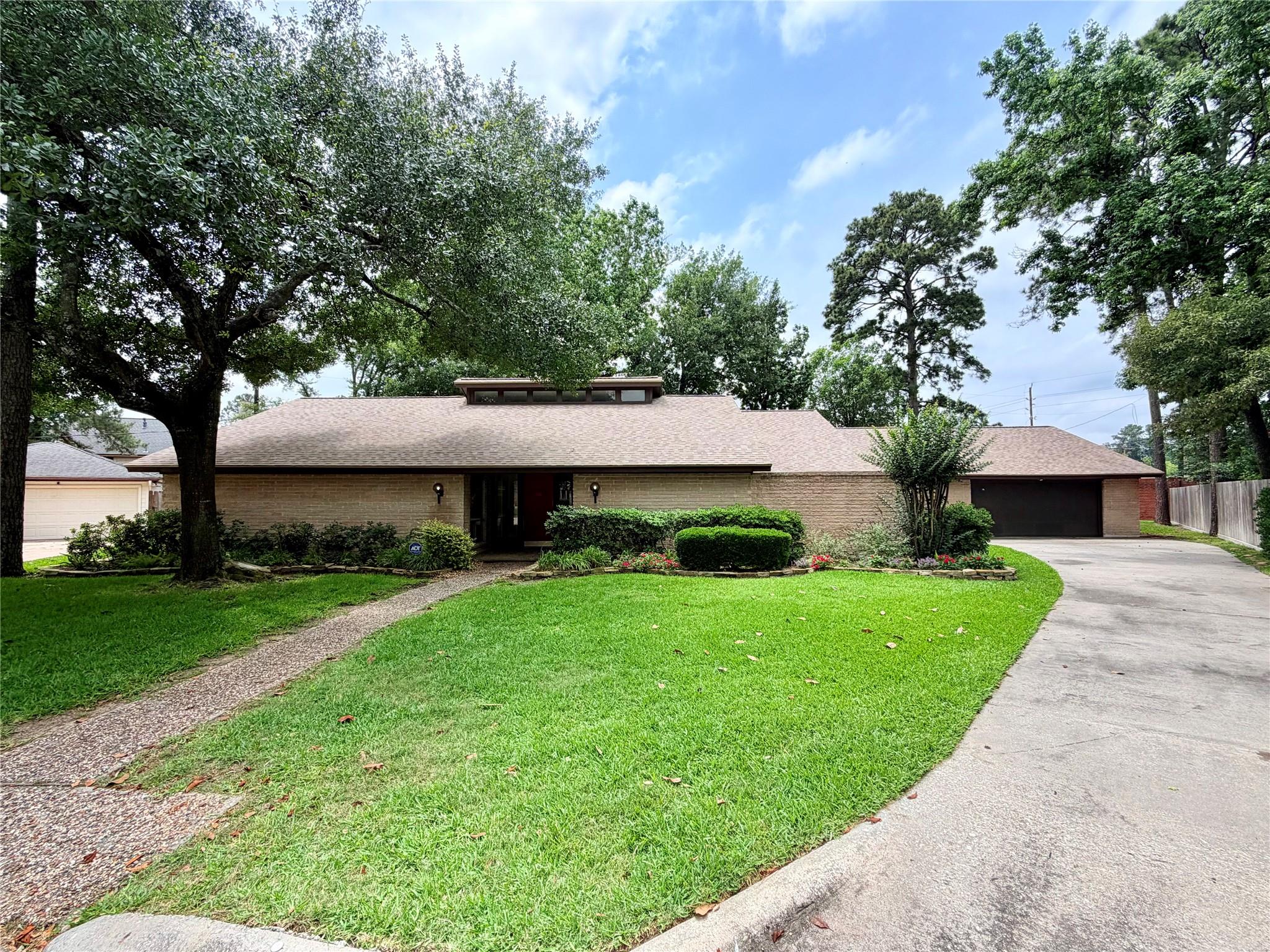 16719 Mandeville Court