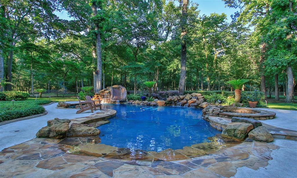 37702 Pinwood Court
