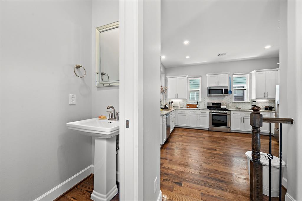 312 W 28th Street Unit: E