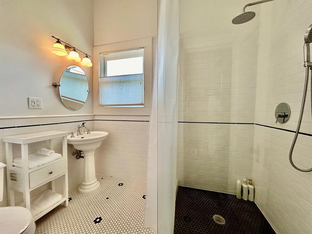 201 W 15th Street