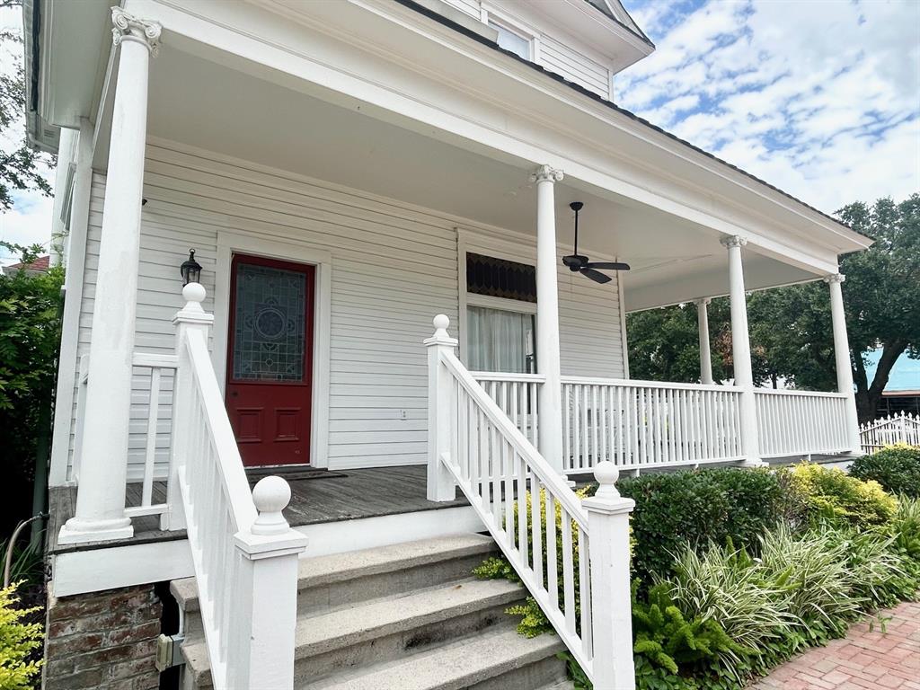 201 W 15th Street