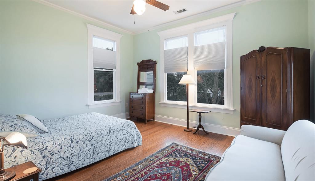 201 W 15th Street