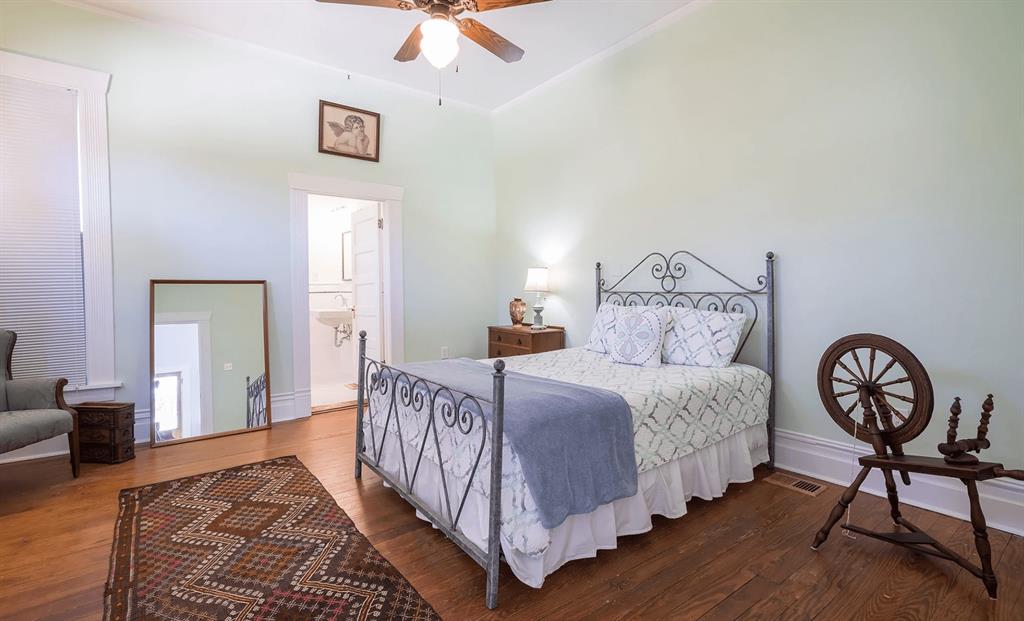 201 W 15th Street