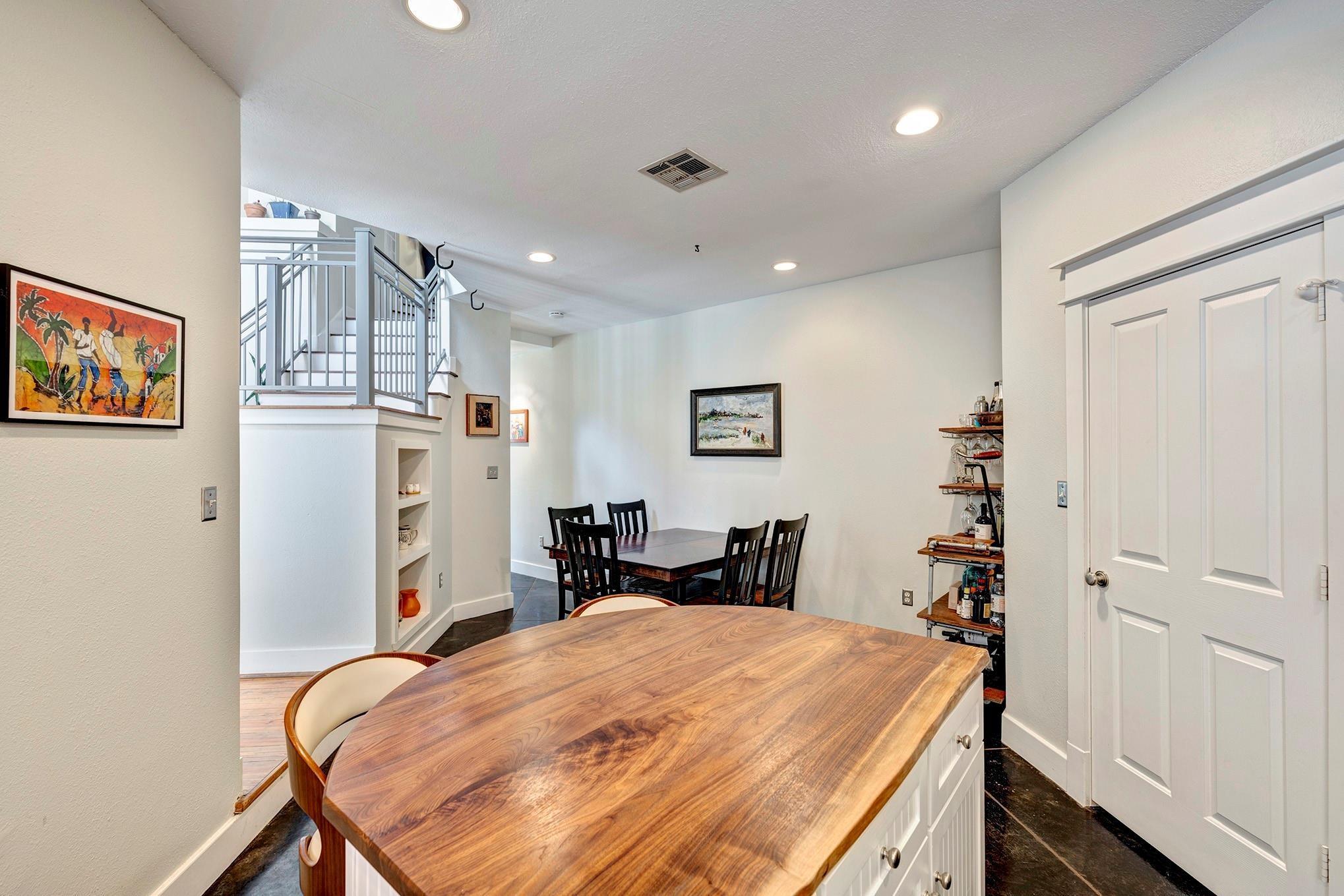 511 W 22nd Street