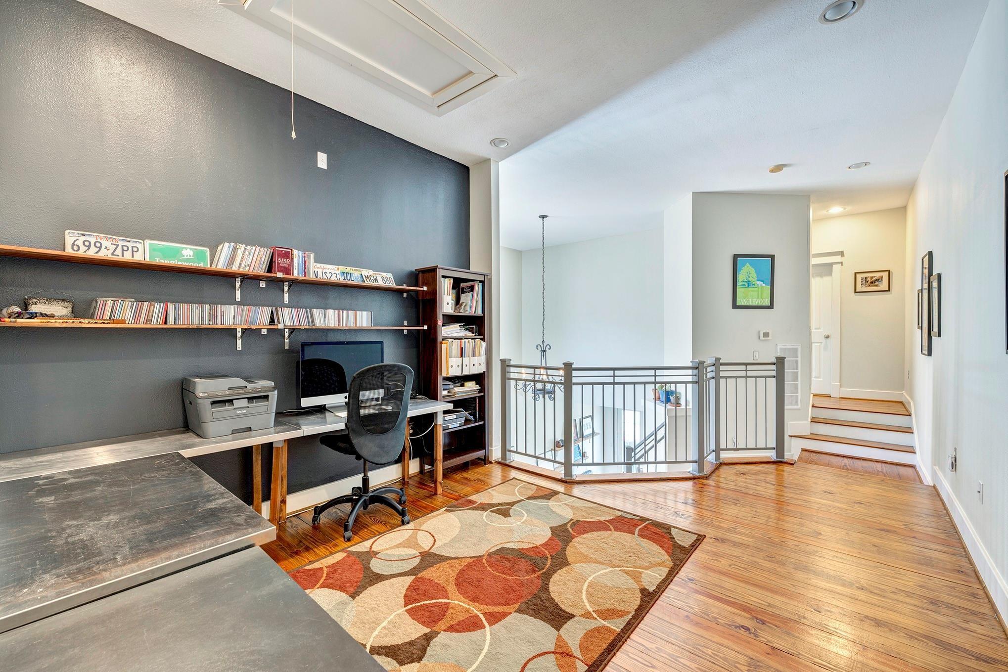 511 W 22nd Street