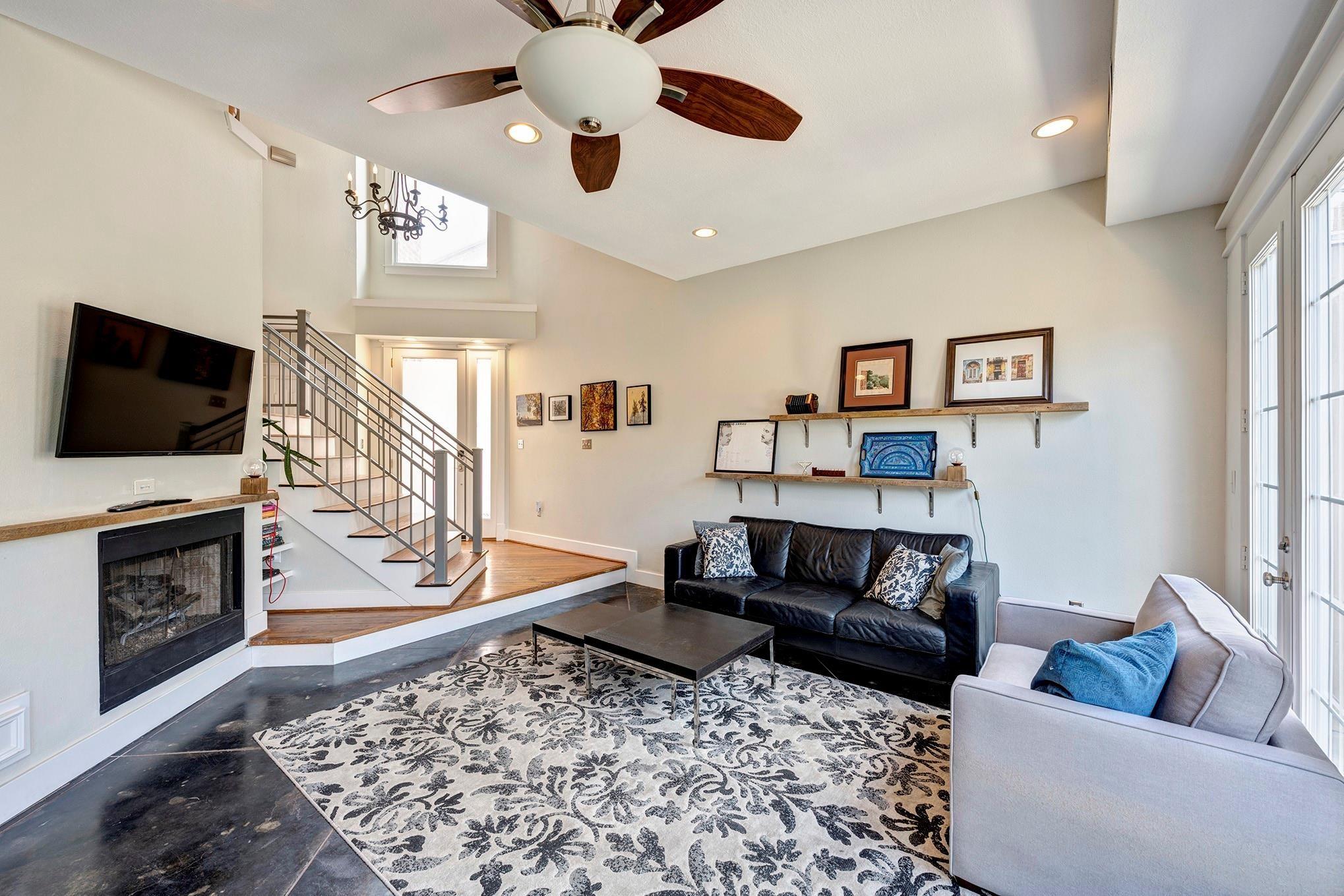 511 W 22nd Street