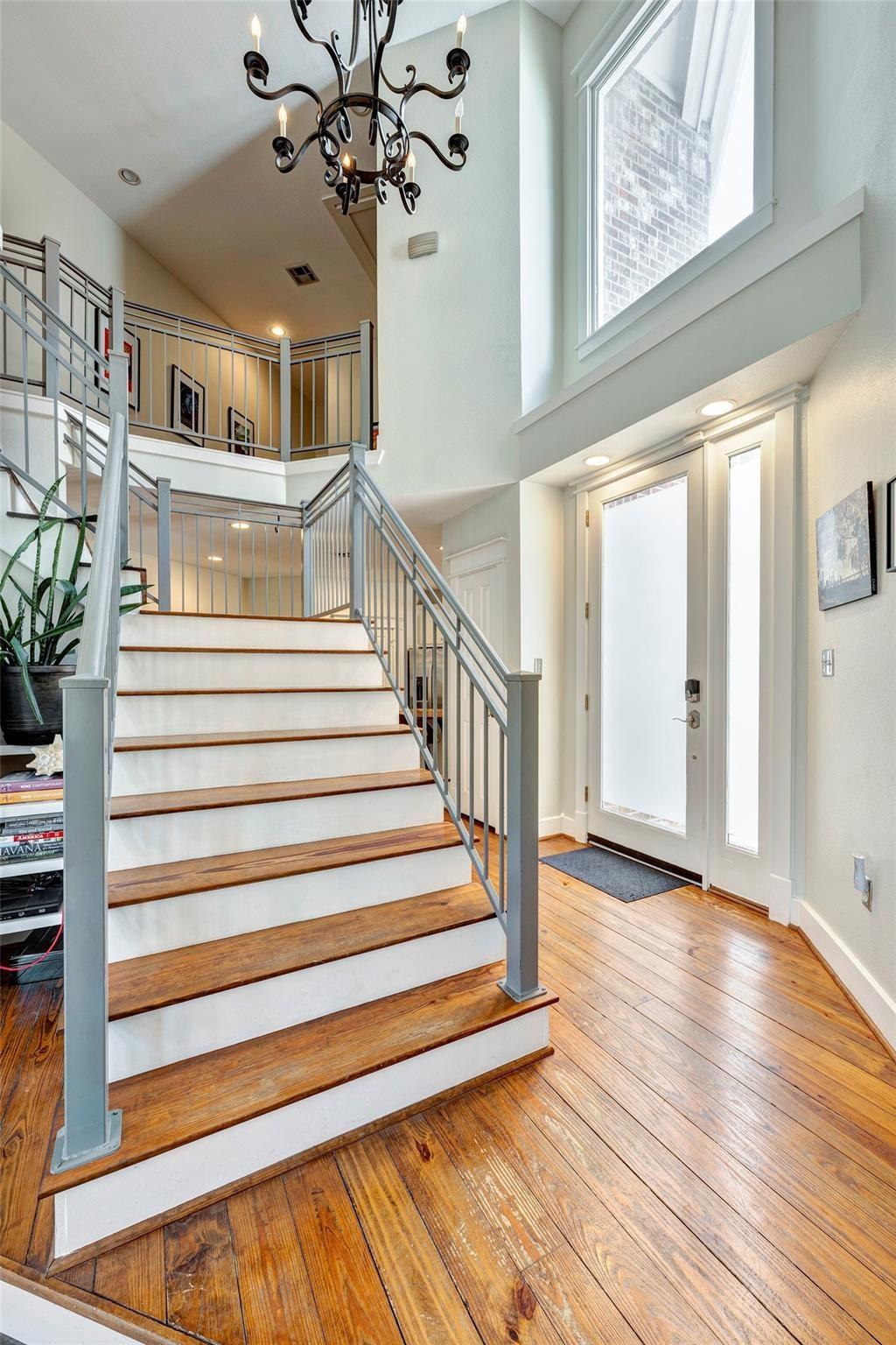 511 W 22nd Street