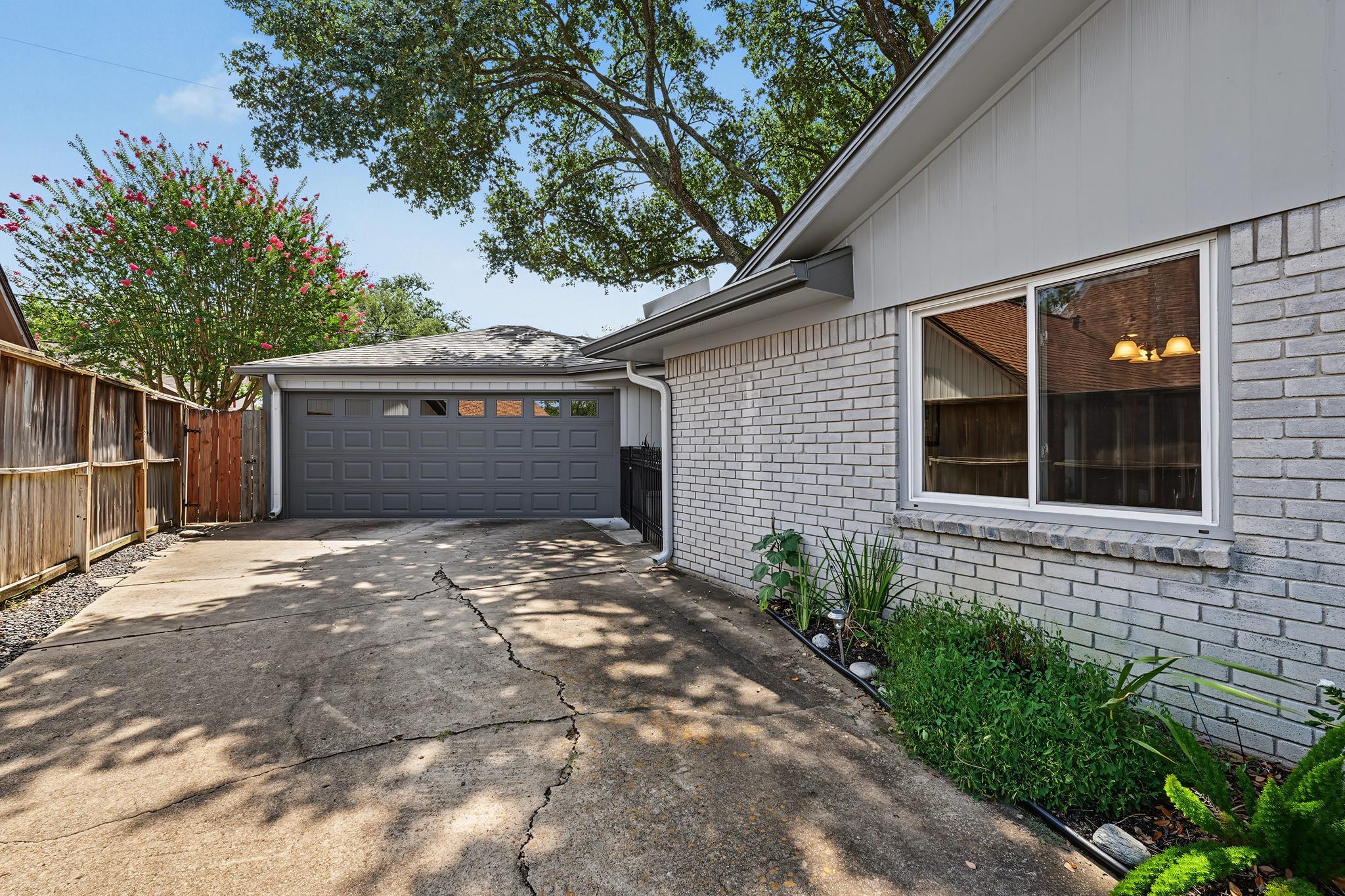 2750 Fontana Drive