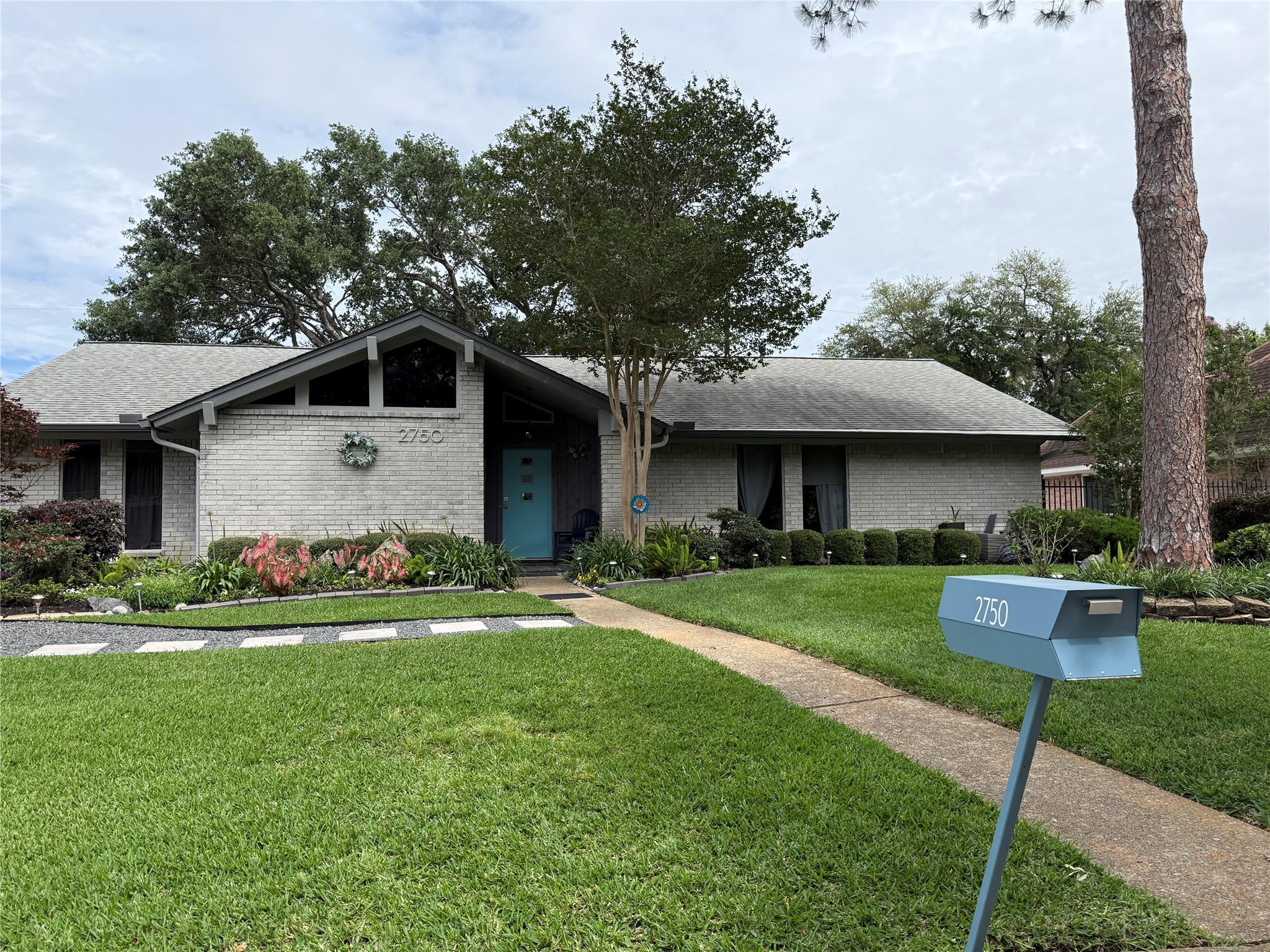 2750 Fontana Drive