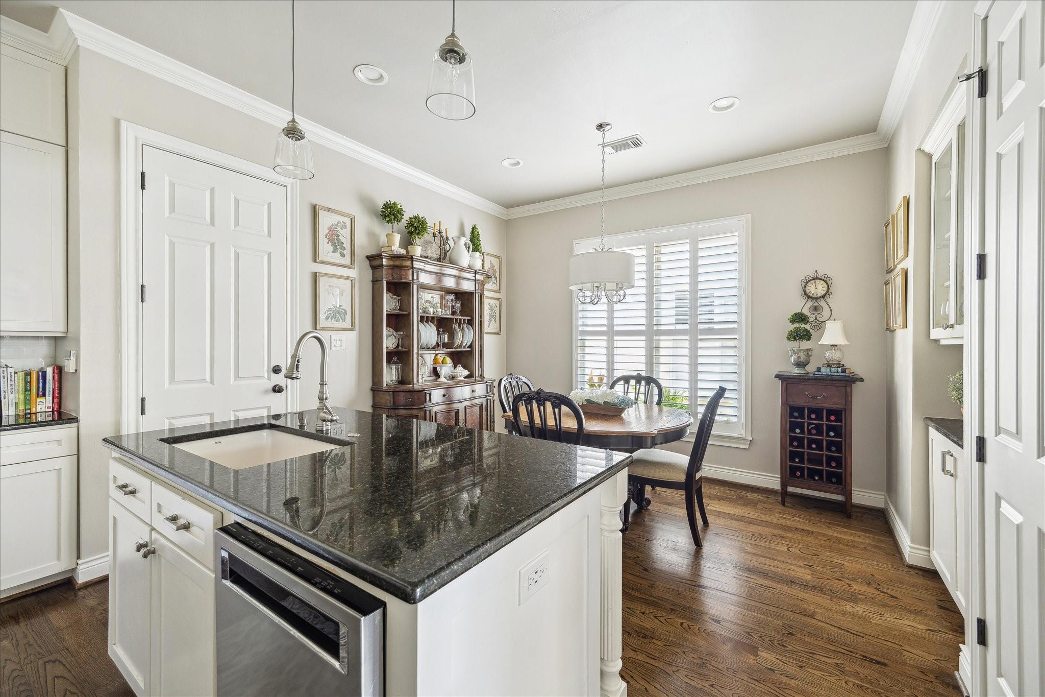 2435 North Boulevard