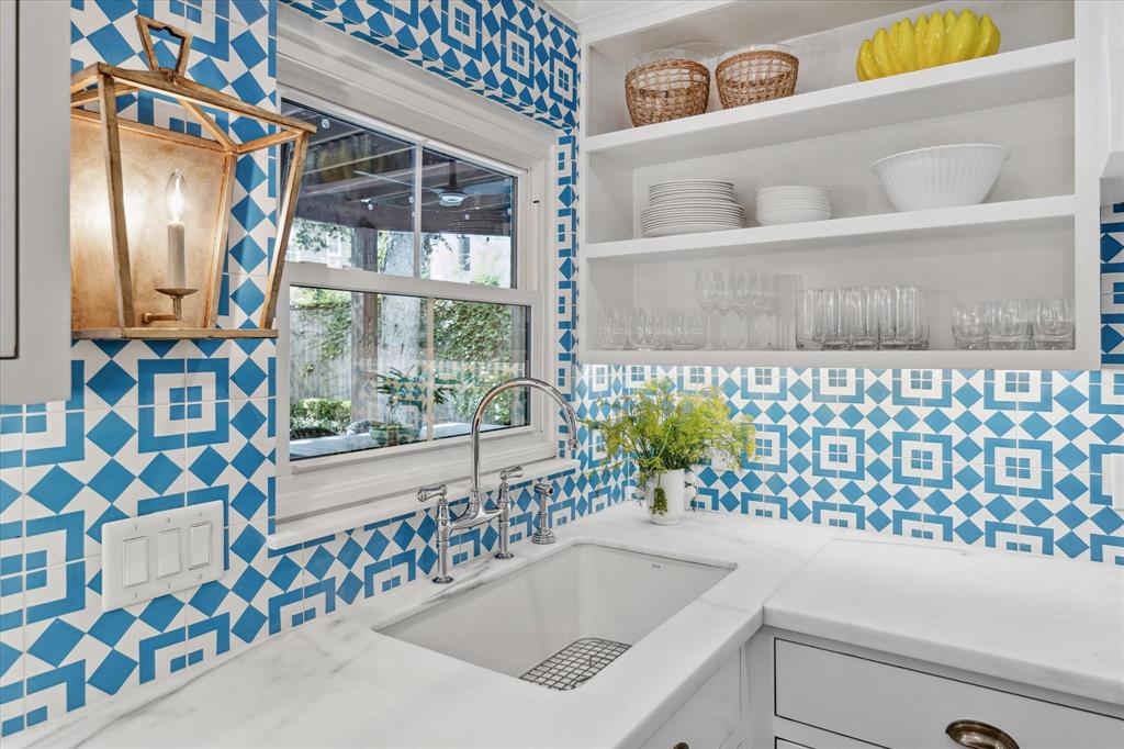 3005 Lafayette Street