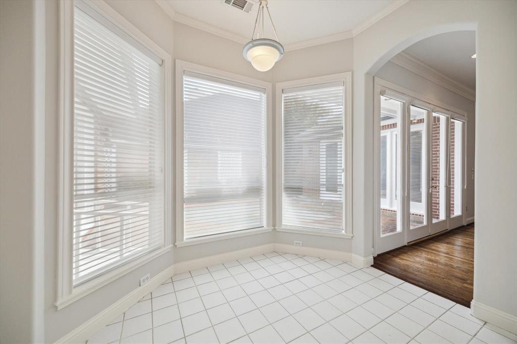 2731 W Glen Haven Boulevard