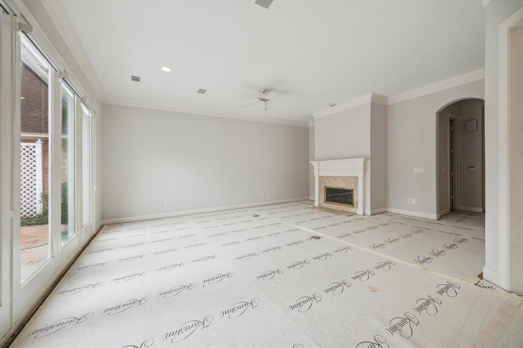 2731 W Glen Haven Boulevard