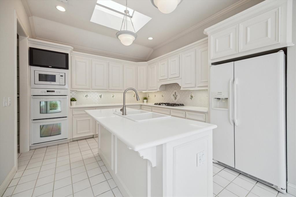 2731 W Glen Haven Boulevard