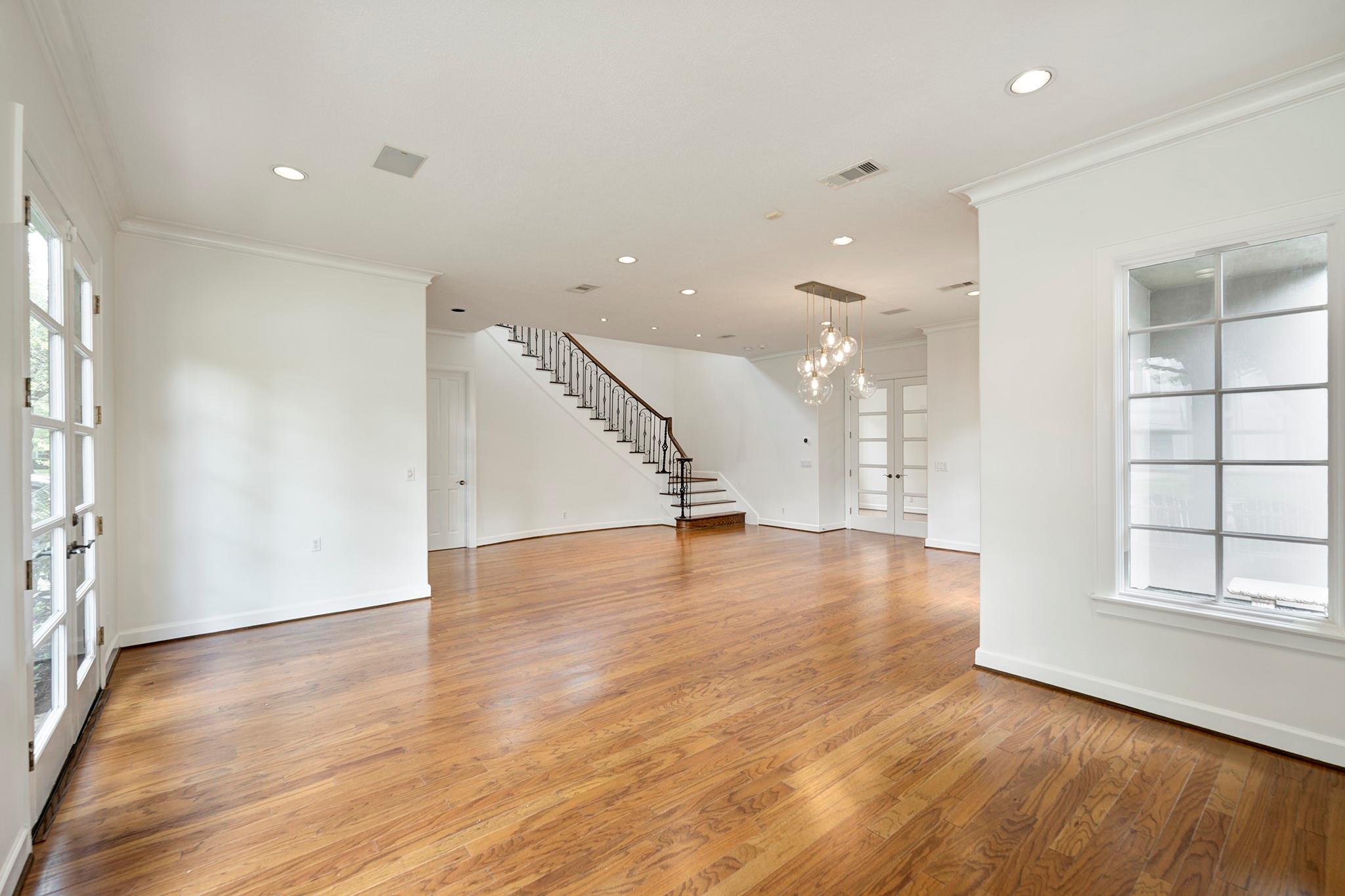 4248 Sunset Boulevard