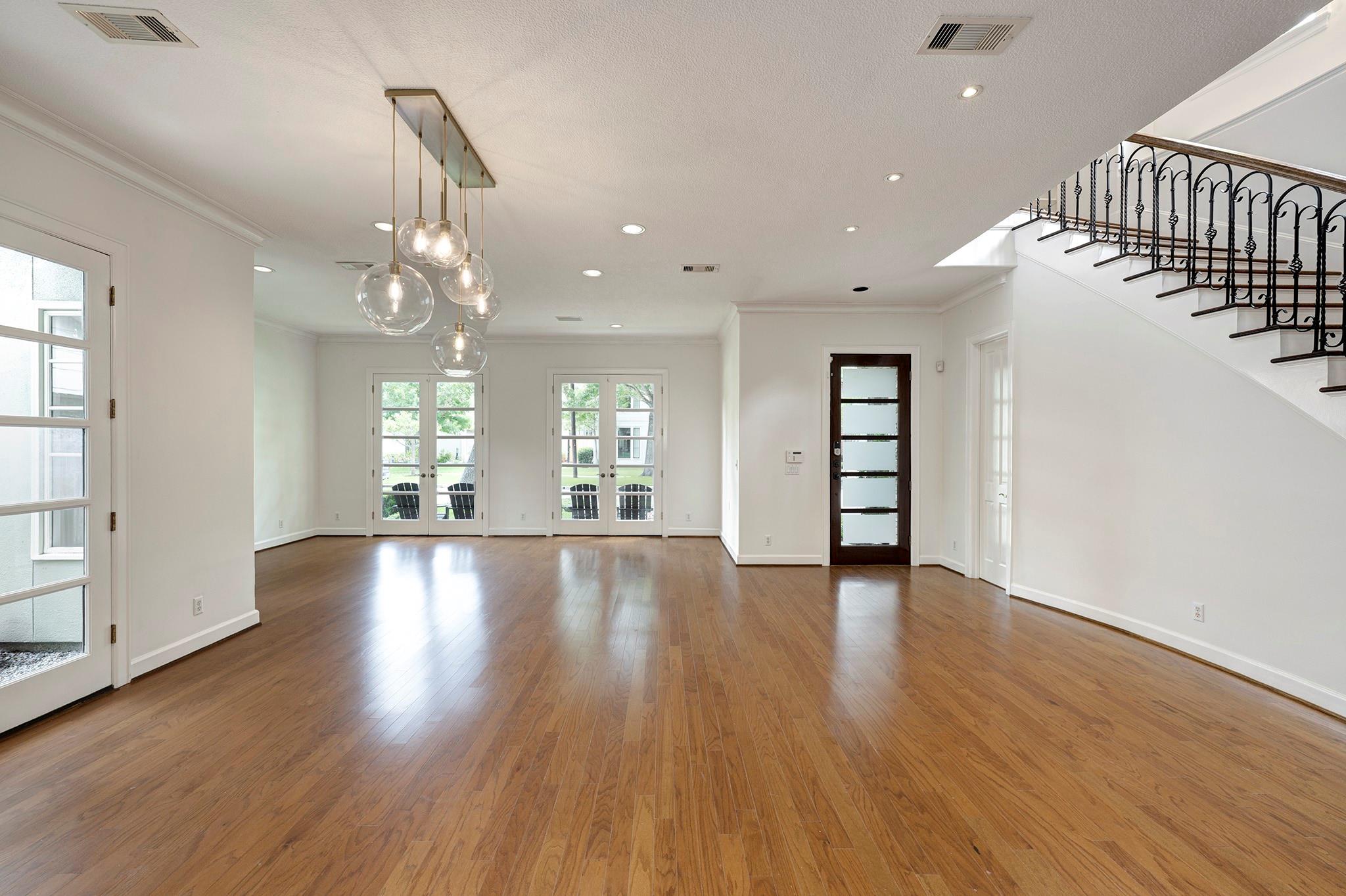 4248 Sunset Boulevard