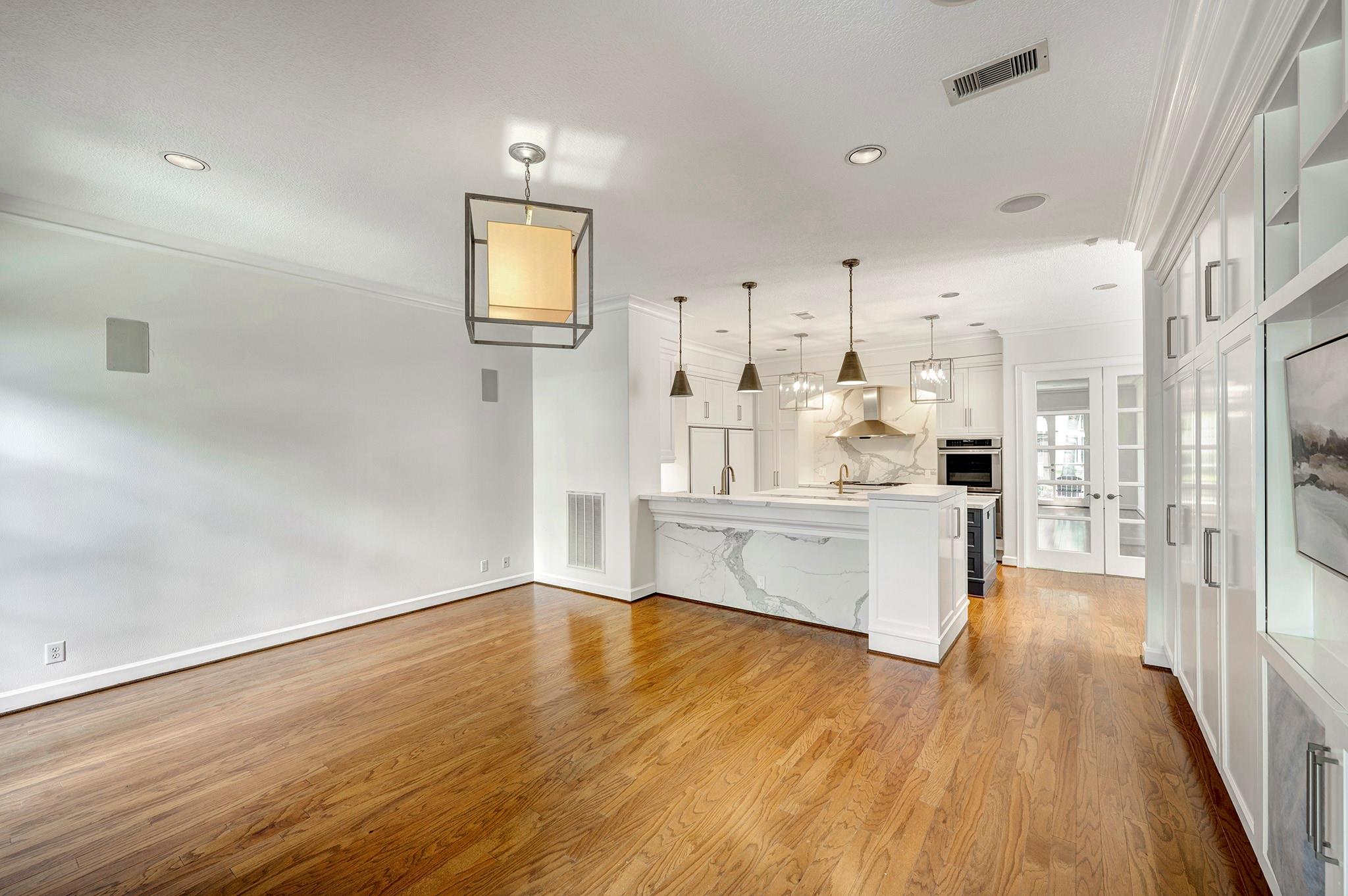 4248 Sunset Boulevard