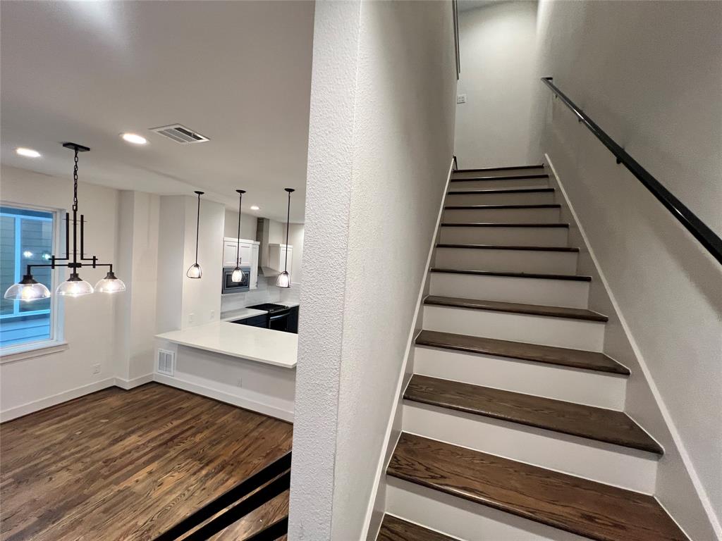 1537 W 24th Street # B