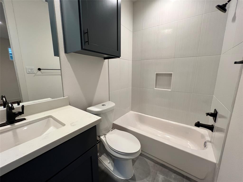 1537 W 24th Street # B