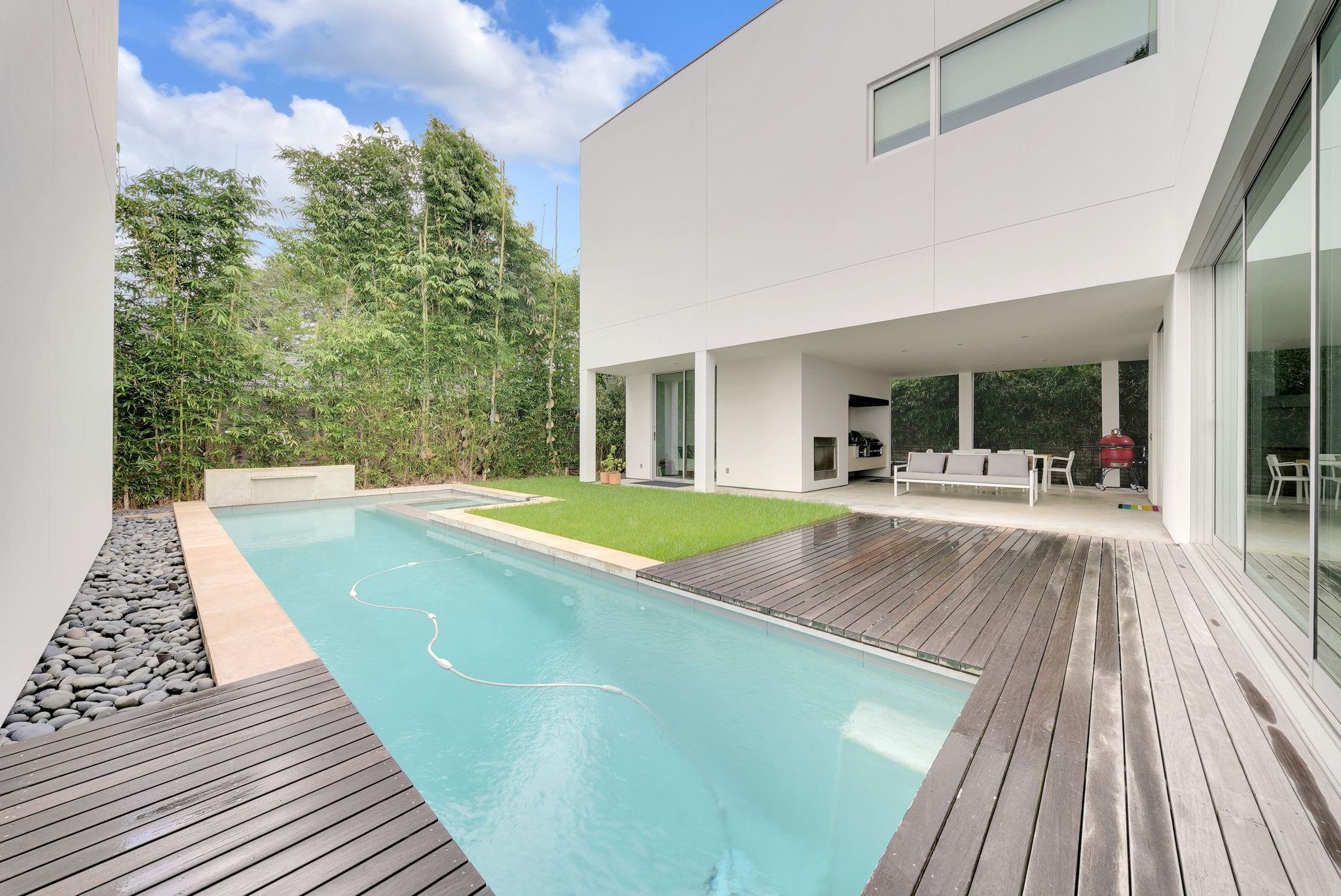 2915 Drexel Drive