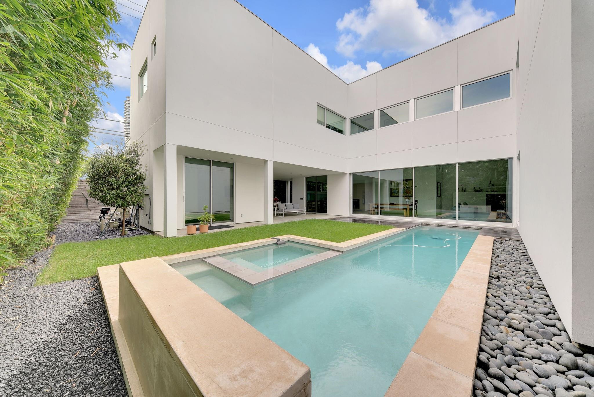 2915 Drexel Drive