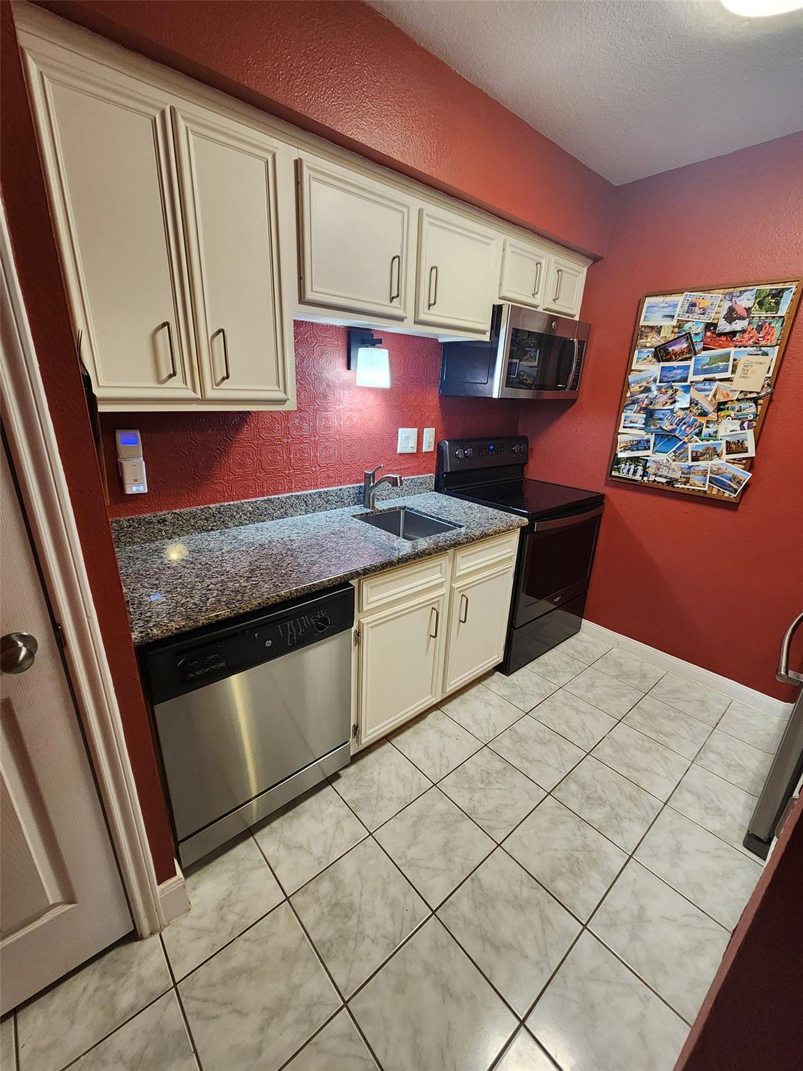 1880 White Oak Drive # 127