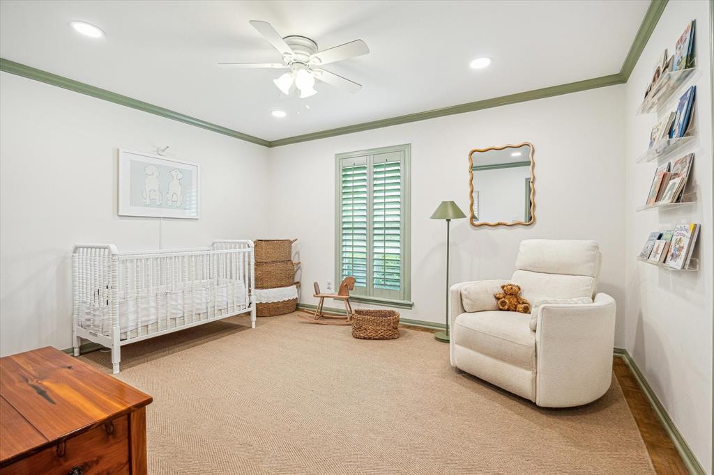 7906 Meadowglen Lane