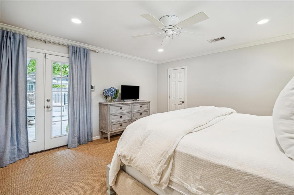 7906 Meadowglen Lane