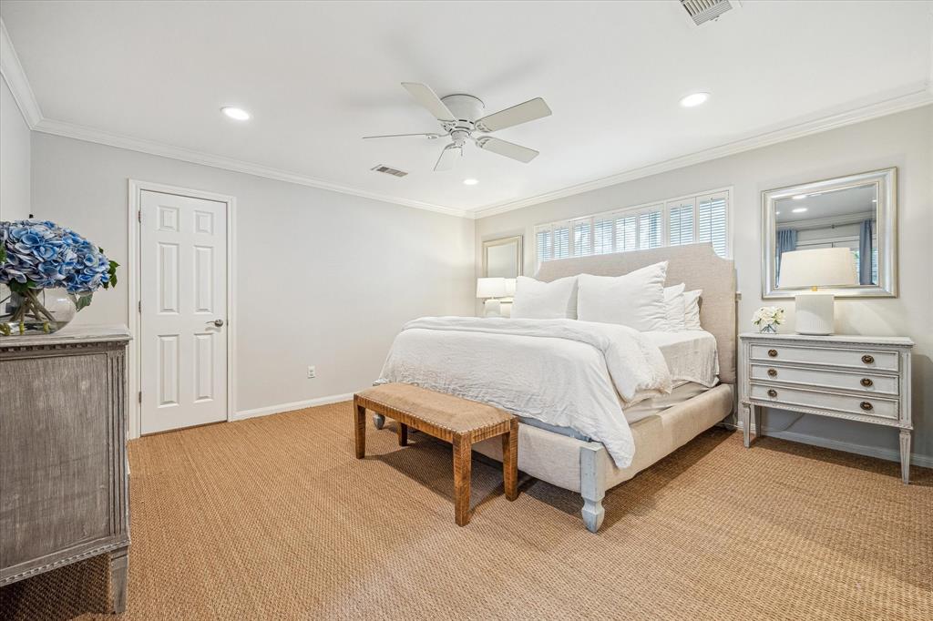 7906 Meadowglen Lane