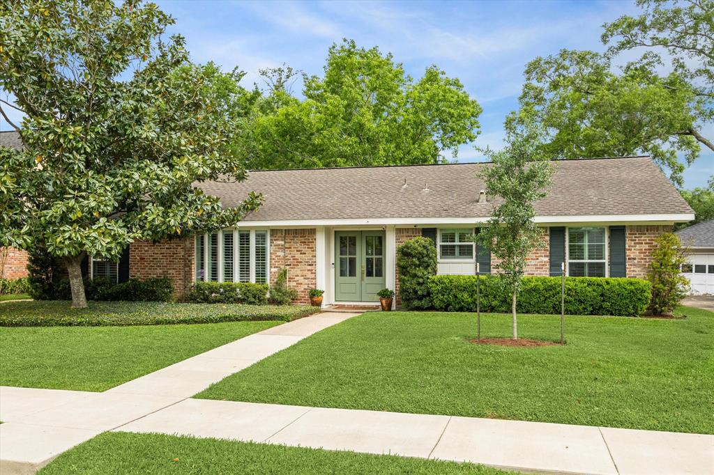 7906 Meadowglen Lane