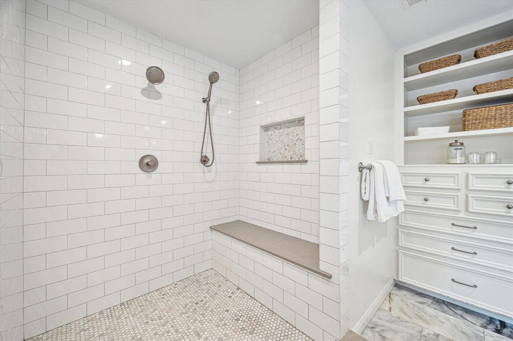 7906 Meadowglen Lane