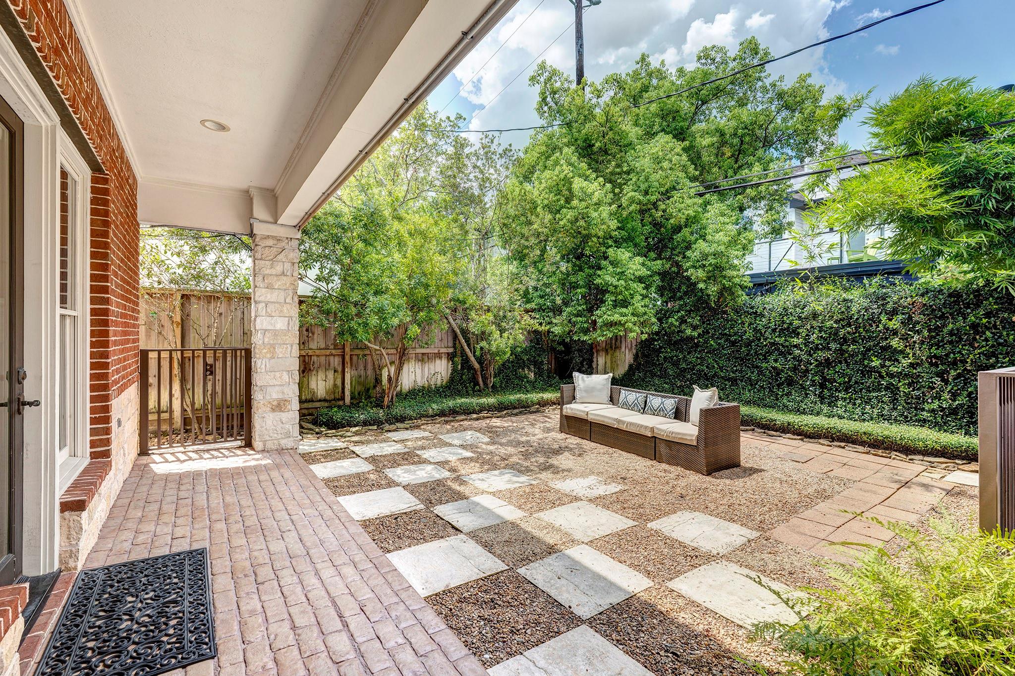 2622 Tangley Road