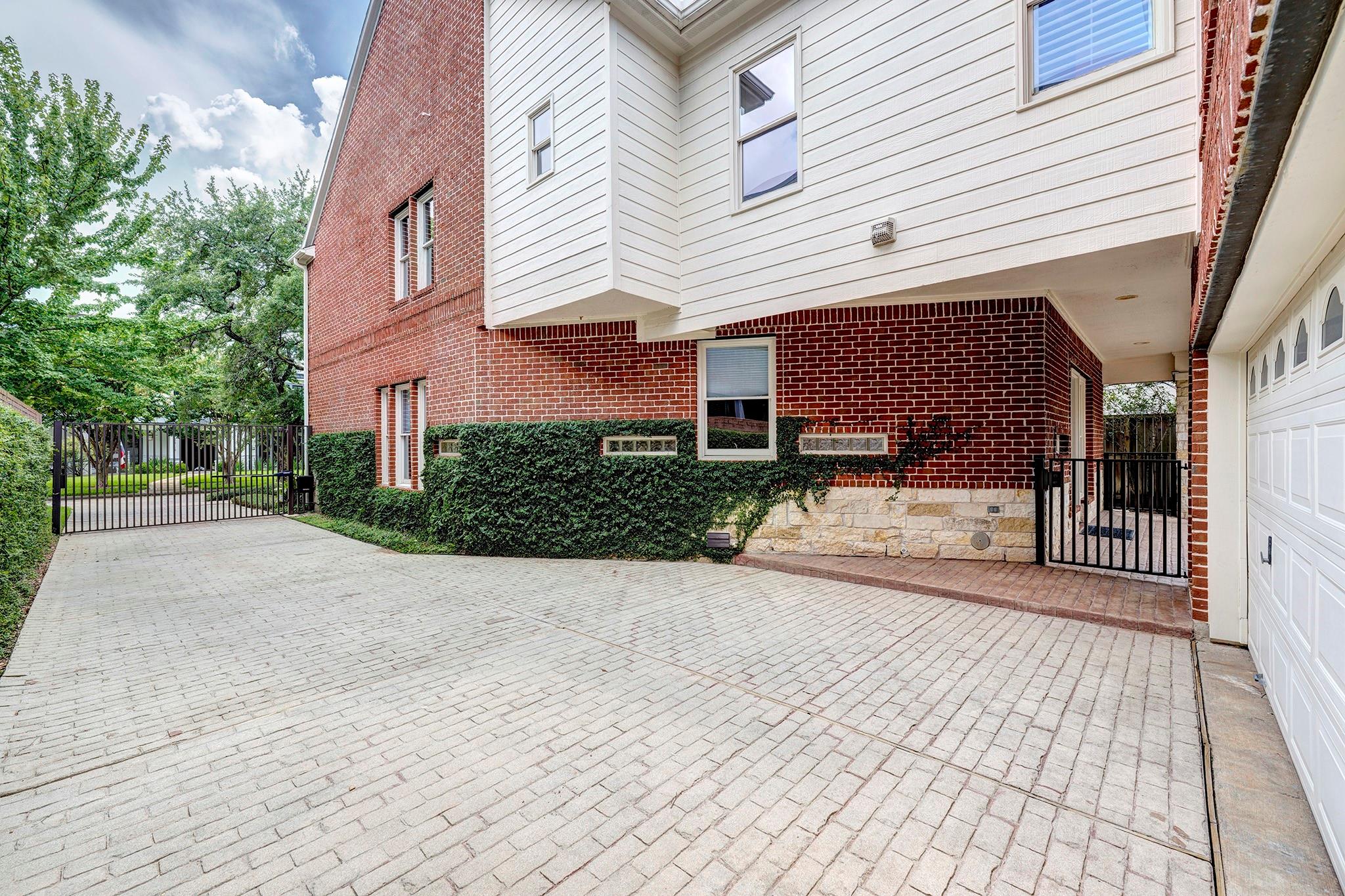 2622 Tangley Road