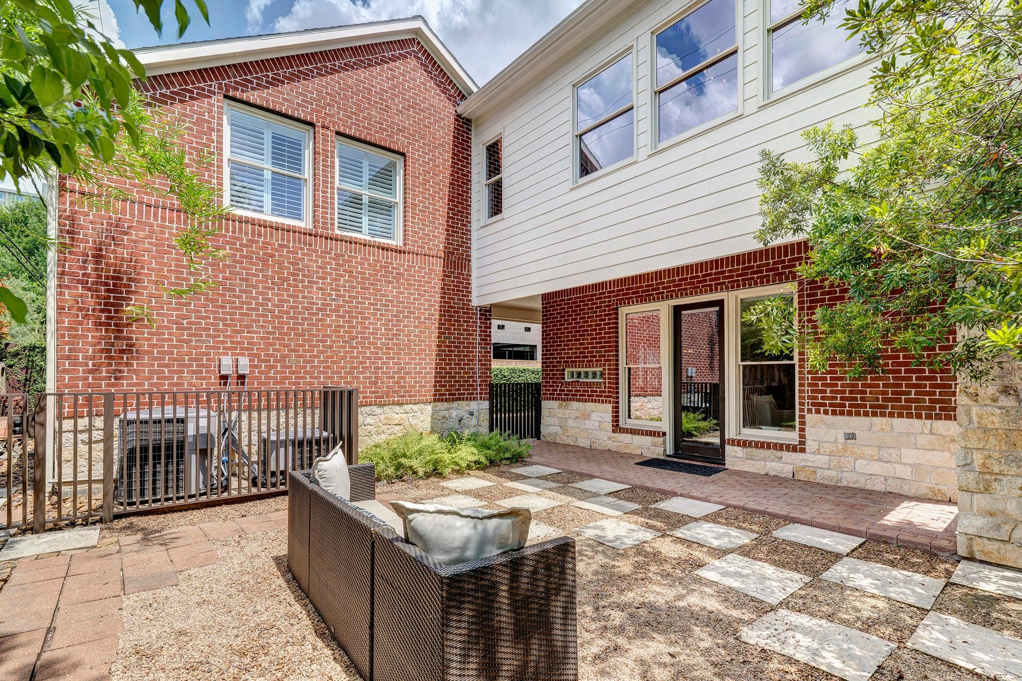 2622 Tangley Road
