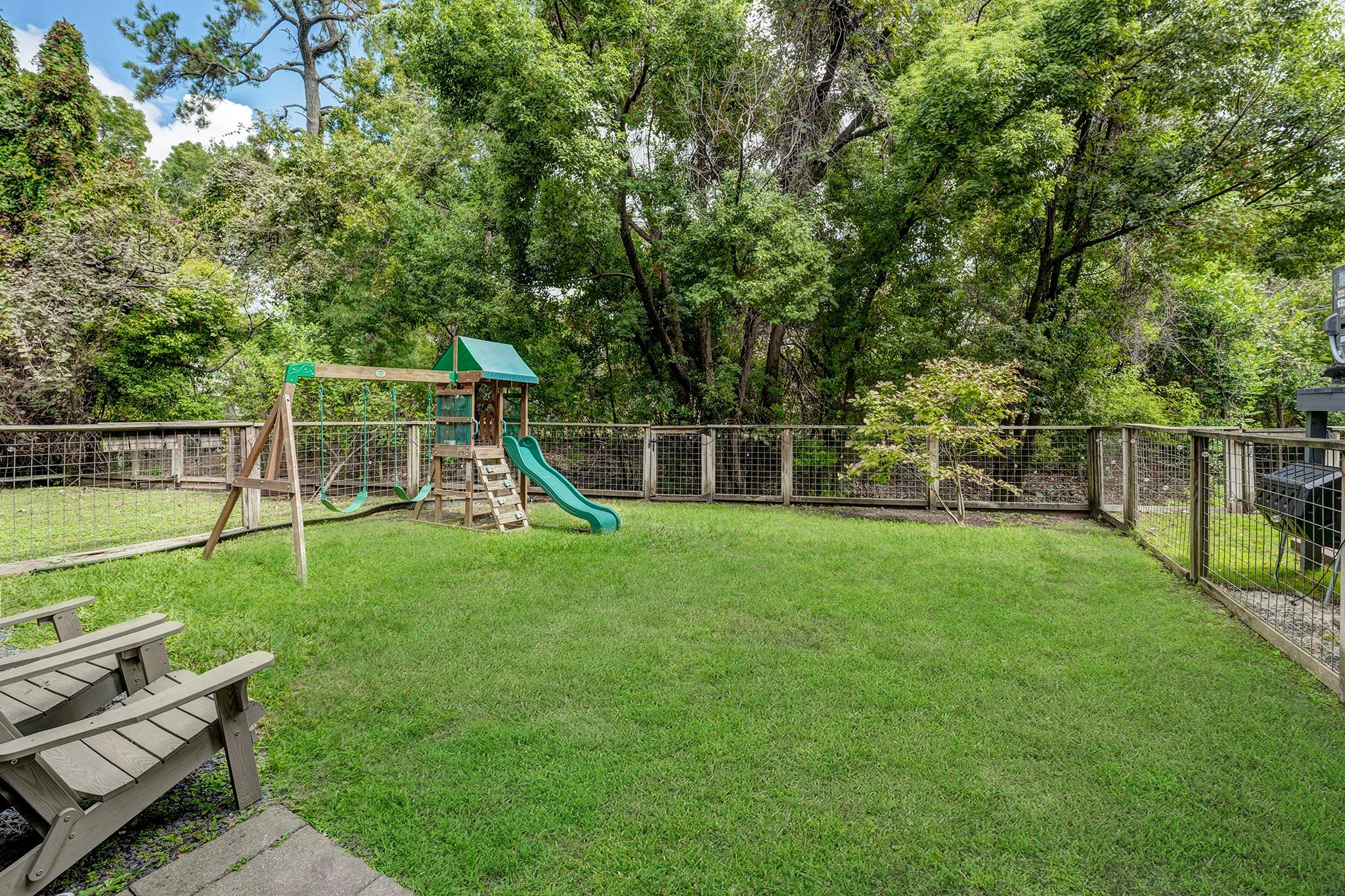 1009 W 16th Street