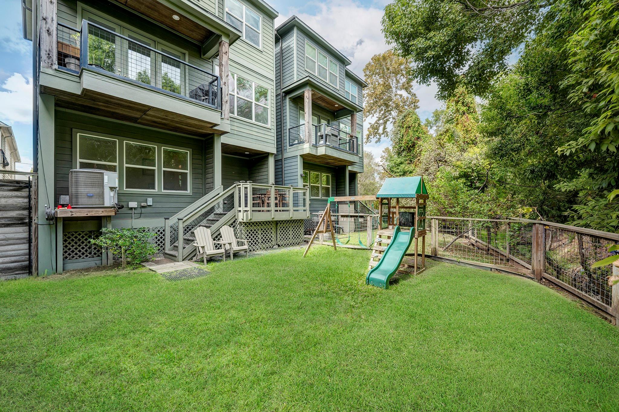 1009 W 16th Street