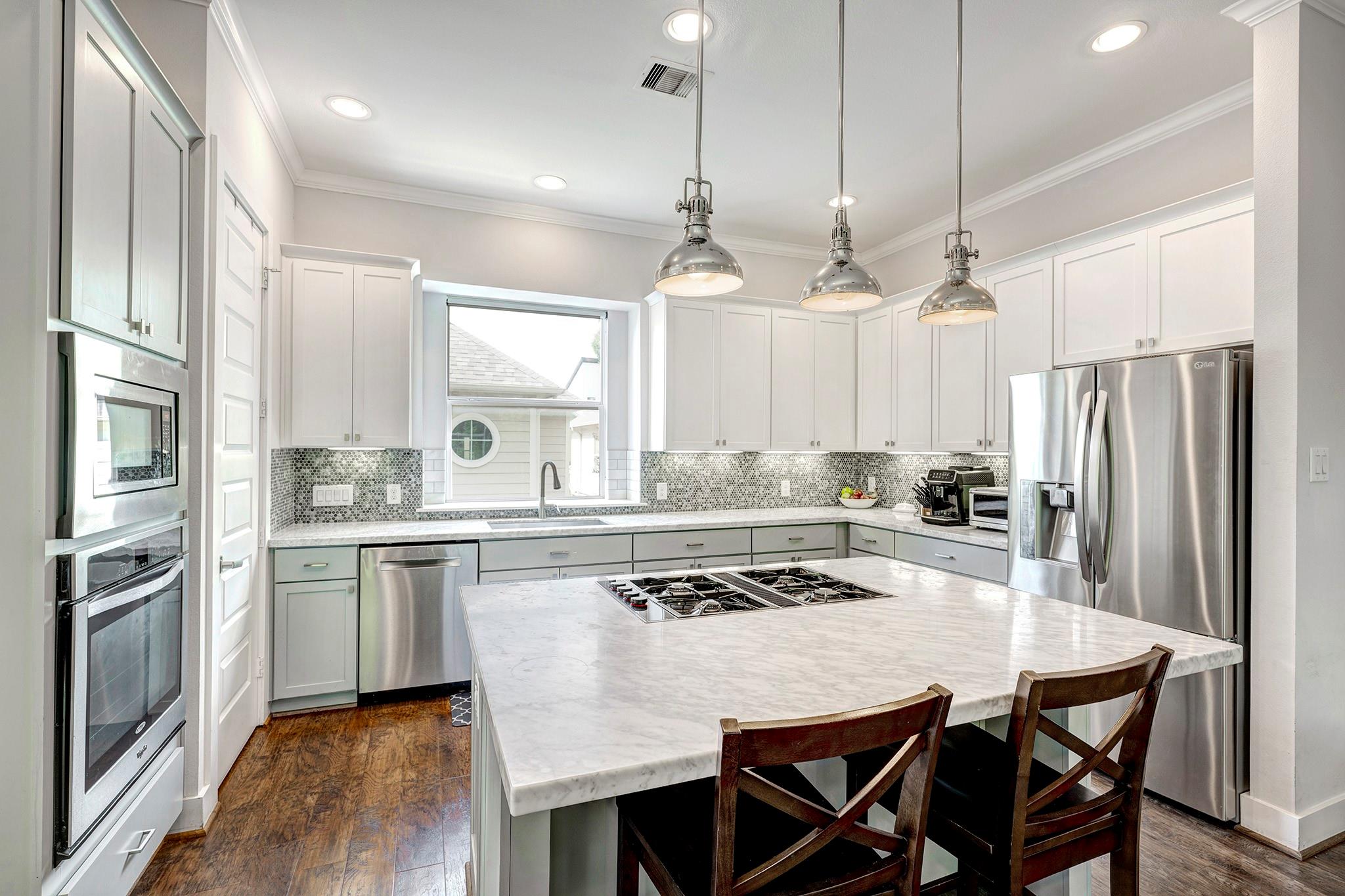 1009 W 16th Street