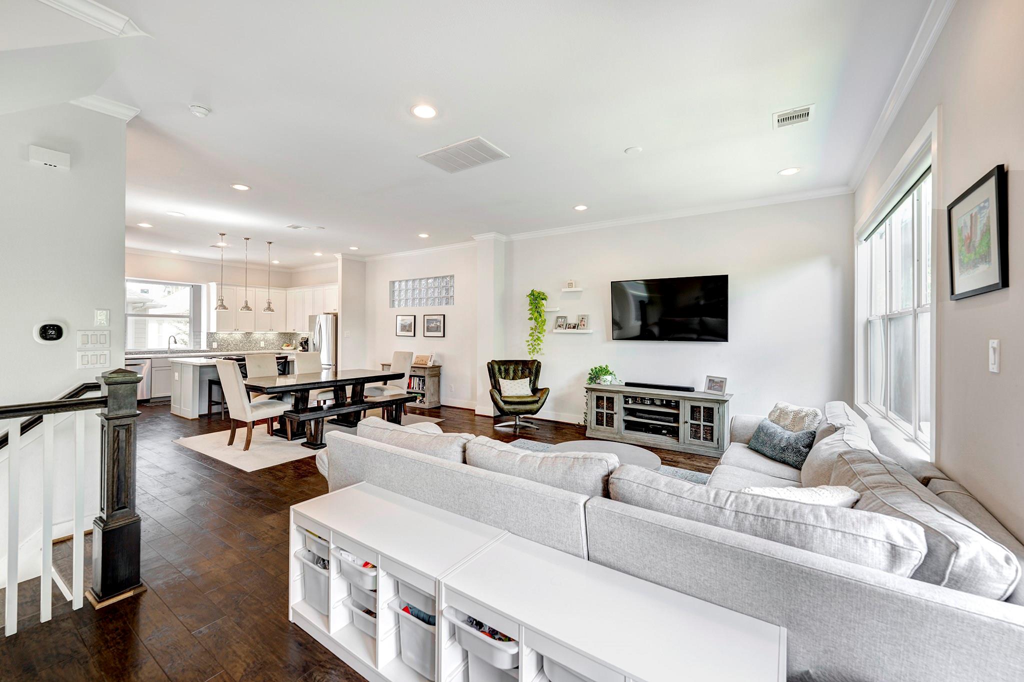 1009 W 16th Street