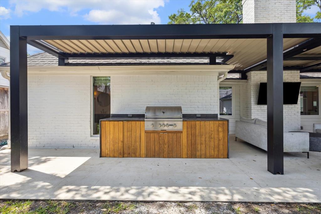 7818 Meadowglen Lane